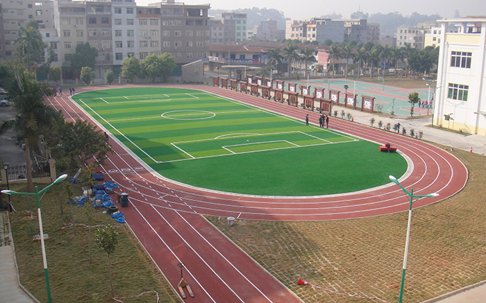 南宁市青秀区莫村小学—200米预制型塑胶跑道.jpg